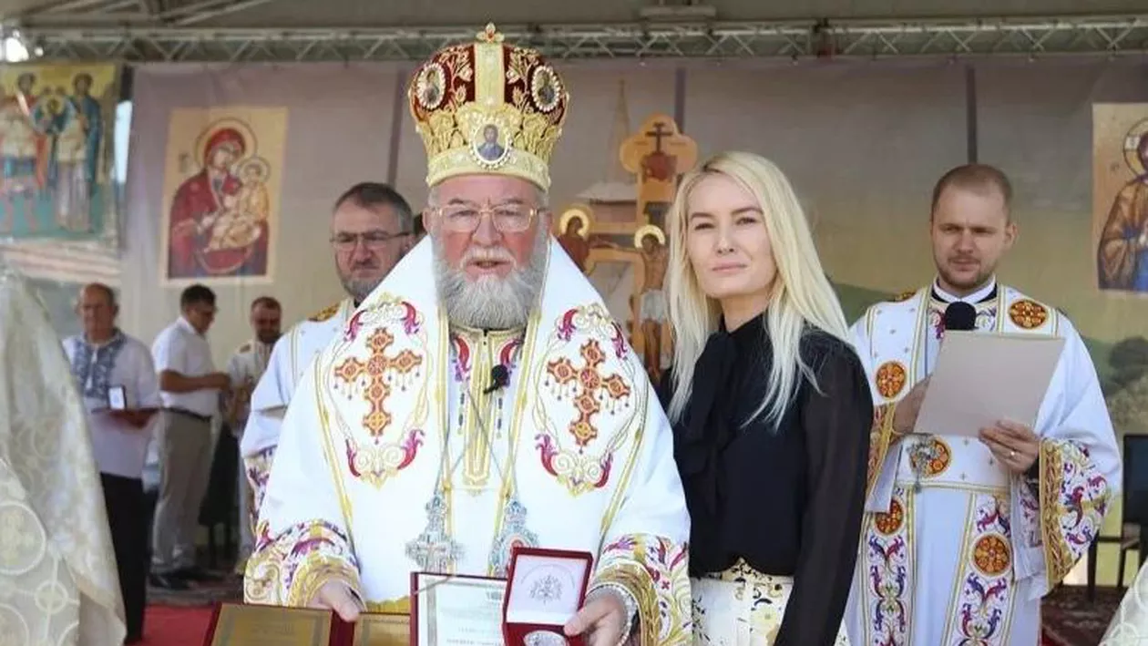 Aflat în pușcărie pentru că a luat șpagă, Cătălin Cherecheș a fost decorat de Episcopia Maramureșului (FOTO)