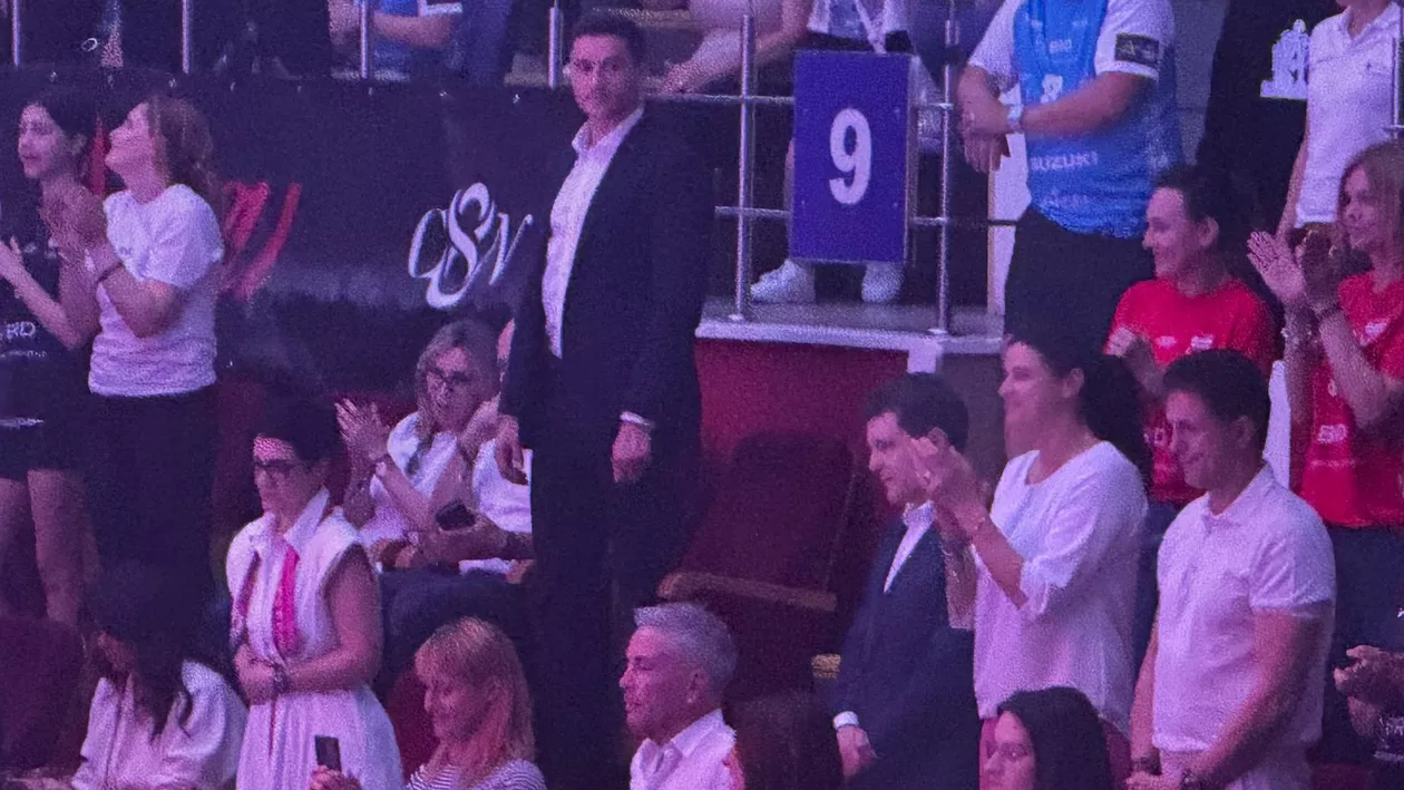 Nicuşor Dan, prezent la Gala de retragere a Cristinei Neagu. Campioana a sărbătorit 25 de ani de carieră (VIDEO)