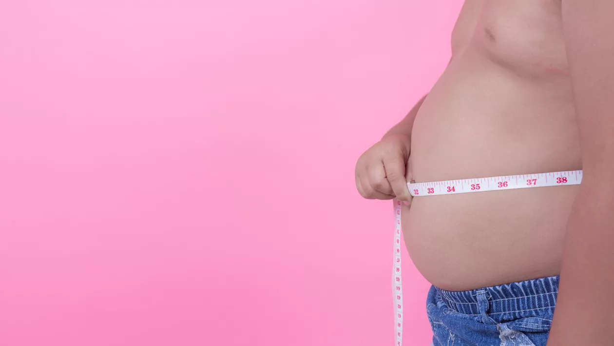 Obiceiuri alimentare care te pot îngrășa fără să-ți dai seama. Unde greșești când crezi că mănânci sănătos