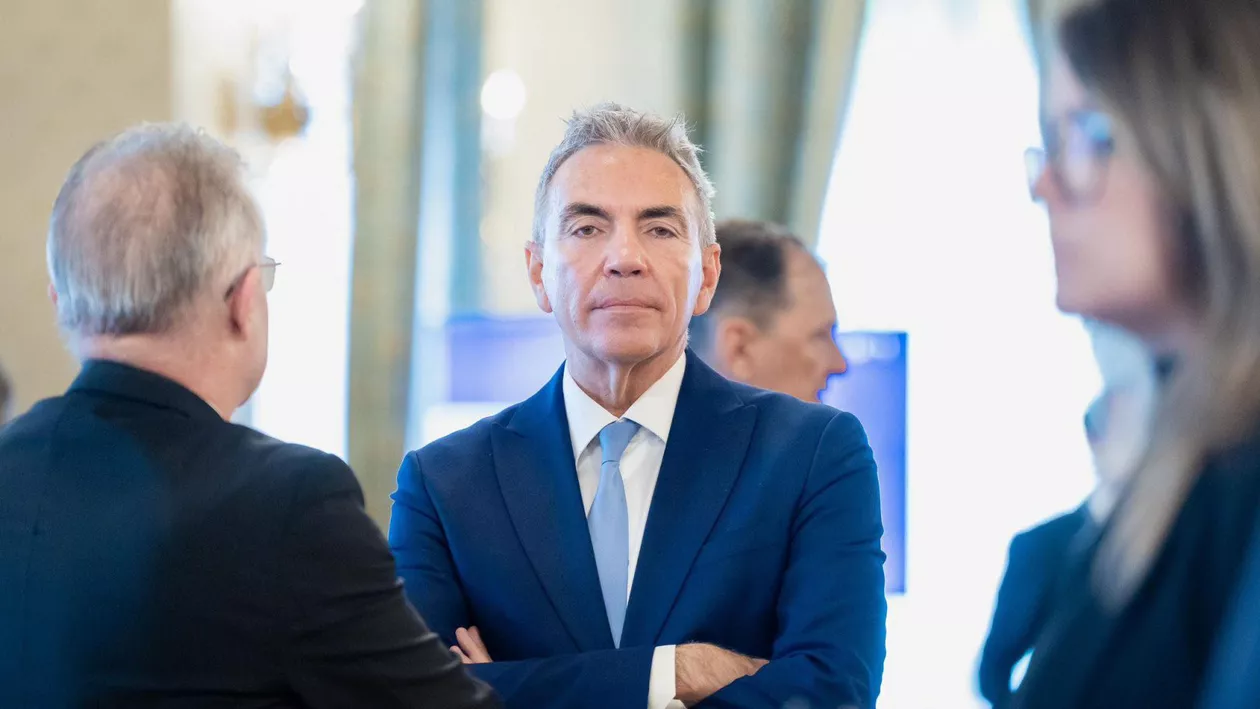 Scandalul care-l vizează pe Dragoș Anastasiu ia amploare. Ilie Bolojan i-ar fi cerut să-și dea demisia, dar vicepremierul a refuzat