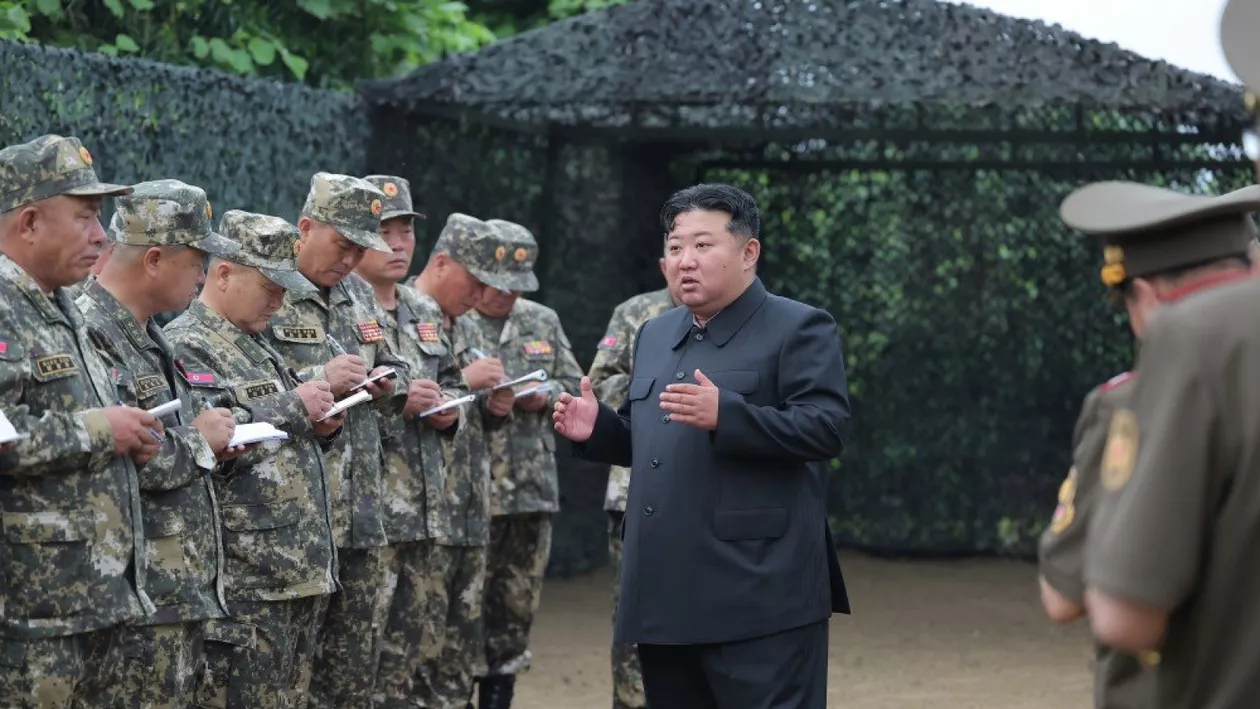Tensiunile escaladează în Peninsula Coreeană. Kim Jong Un plasează artileria la granița cu Coreea de Sud