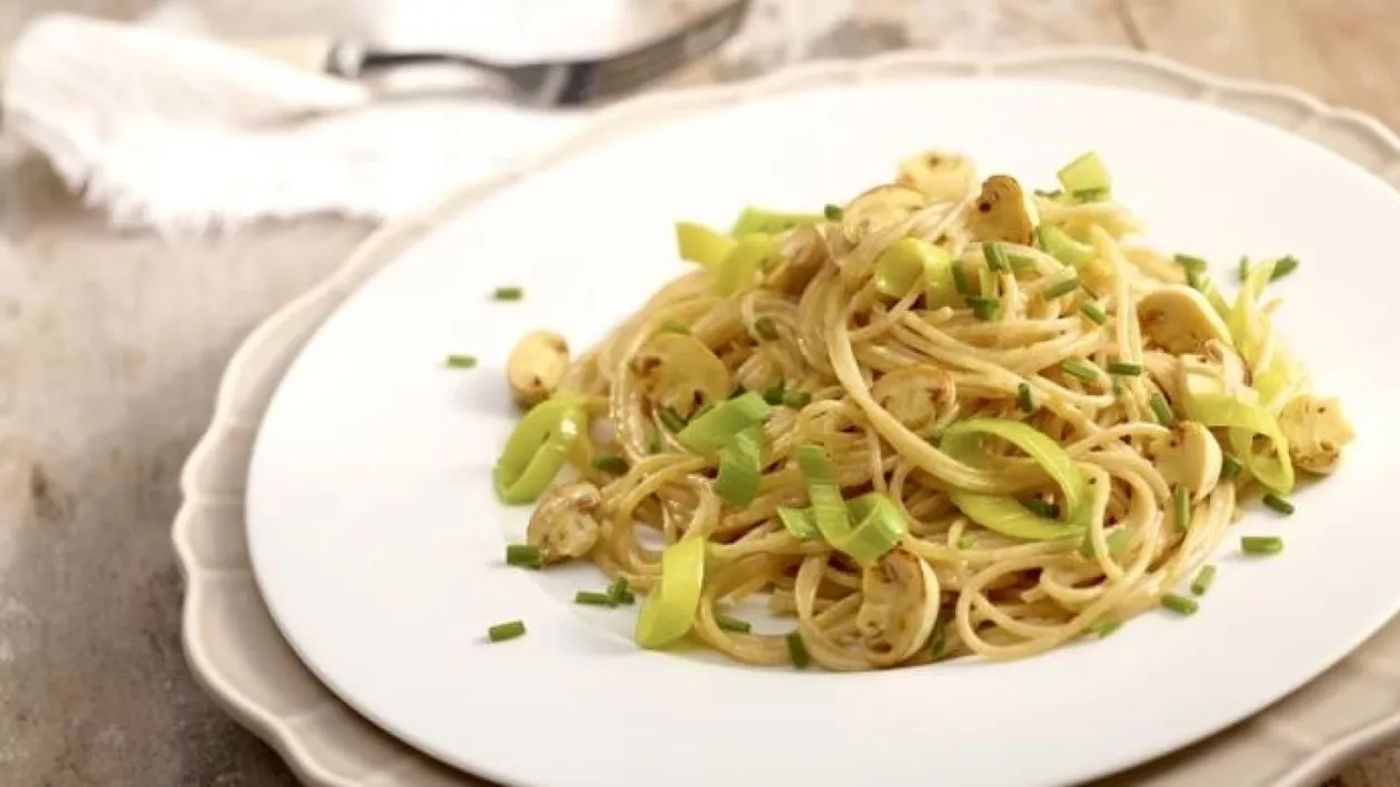 Spaghete carbonara pentru vegani. Rețetă delicioasă de preparat acasă