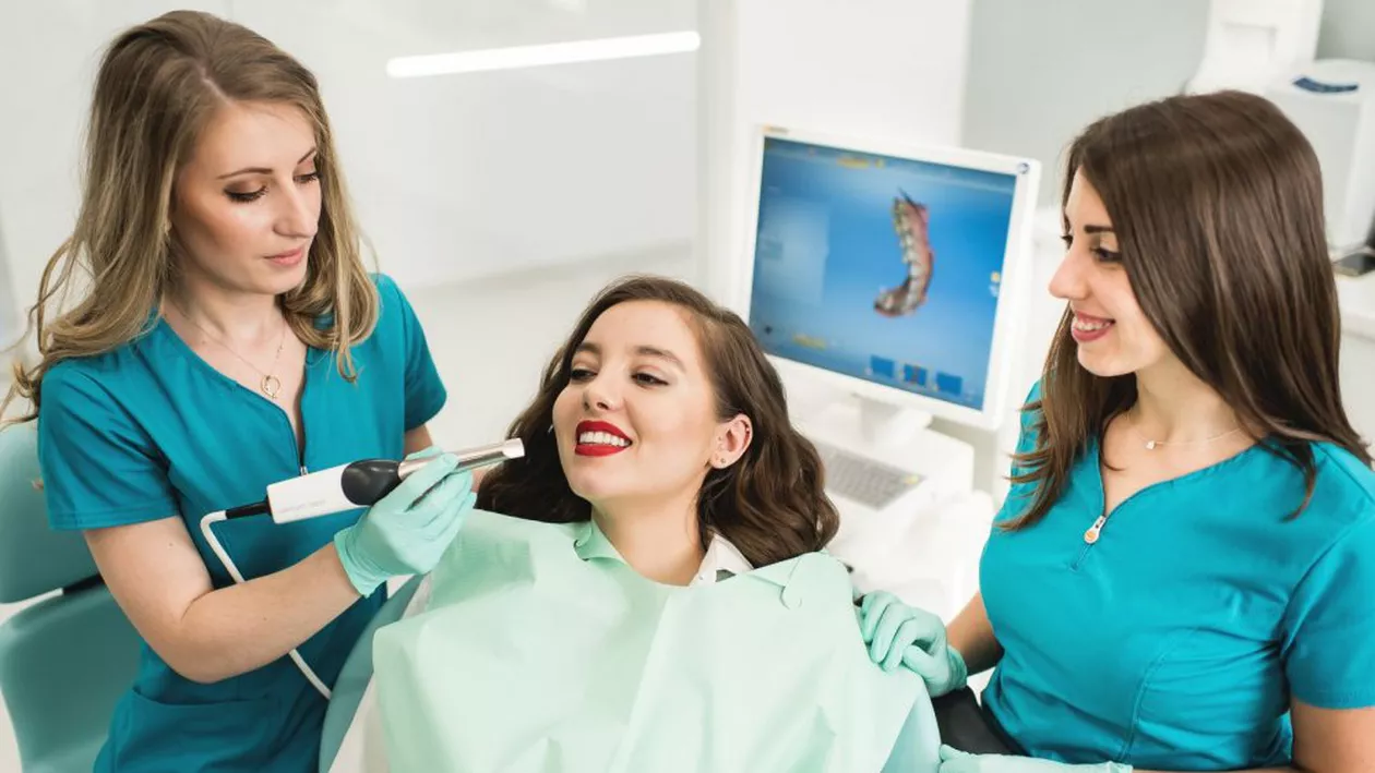 Stomatologie modernă în București? Nici nu mai încape vorbă. Programează o vizită la Dental Premier