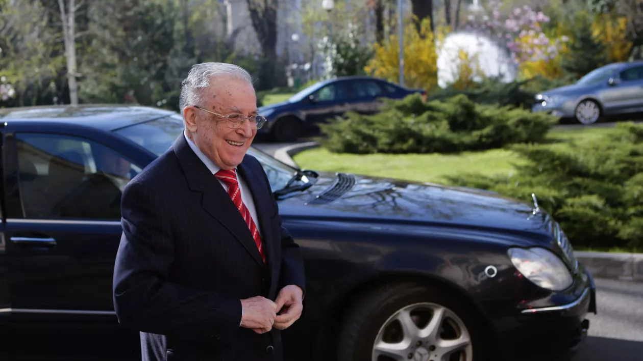 Ion Iliescu, întâlnire memorabilă cu Regina Elisabeta. Ce cadou i-a oferit fostul președinte al României