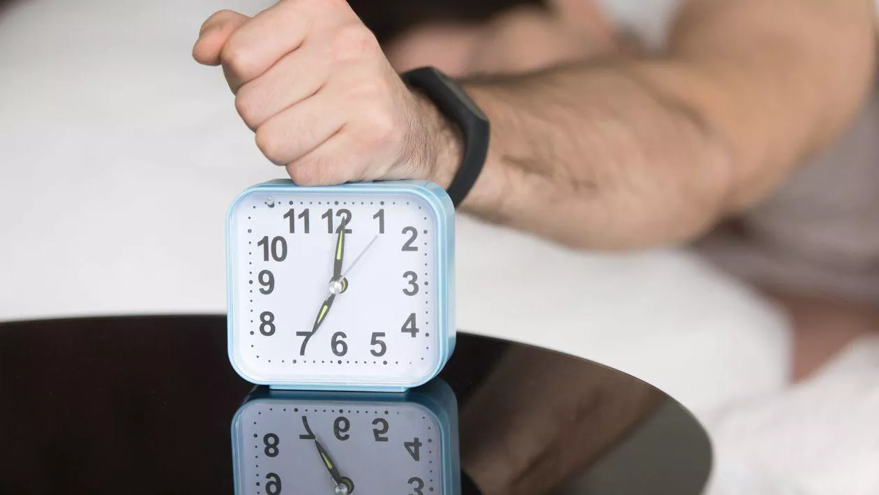 De ce nu este bine să îți setezi mai multe alarme de dimineață? Avertismentul unei asistente