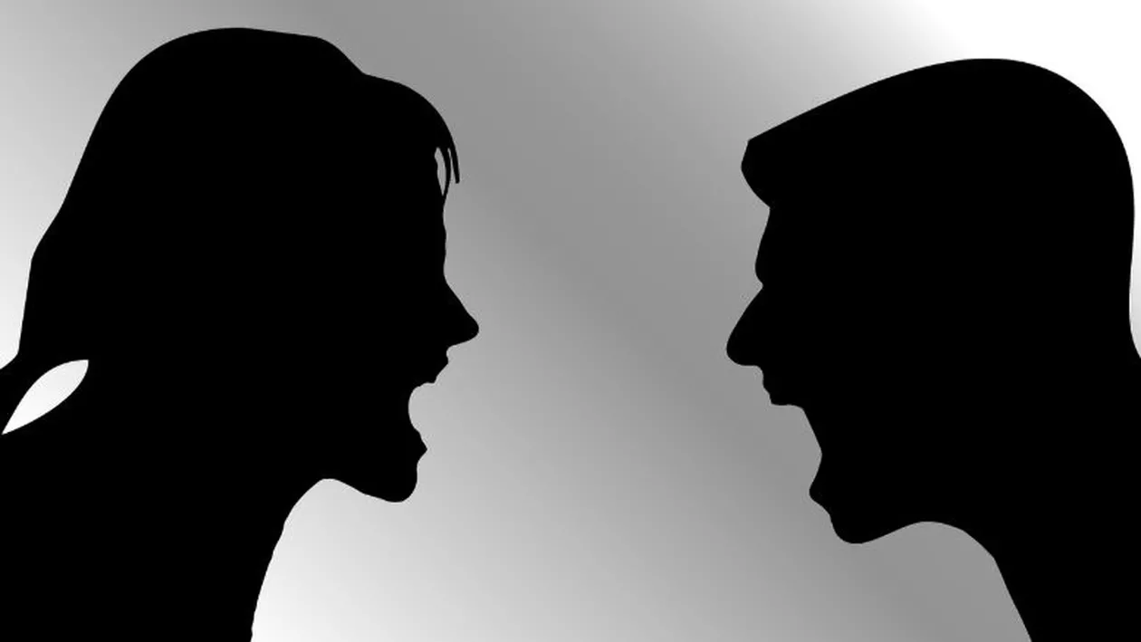 O hunedoreancă și-a bătut iubitul, apoi tot ea a cerut ordin de protecție