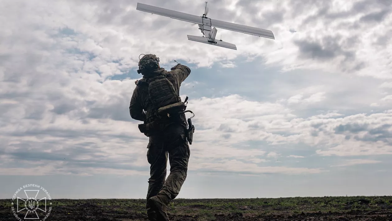 România poartă discuții cu Ucraina pentru producția comună de drone, a anunțat ministrul Apărării