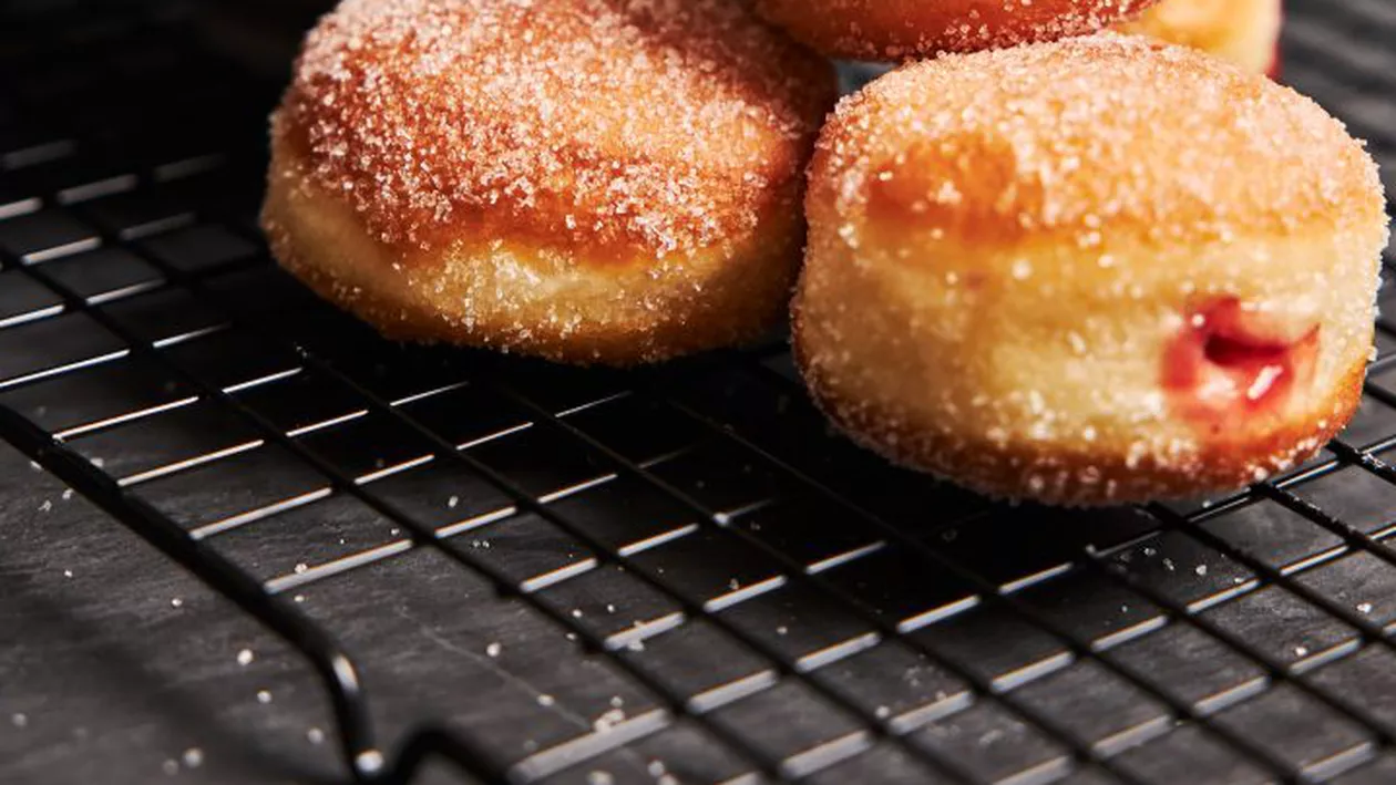 Gogoși cu cidru de mere, desertul cu aromă de toamnă. Iată cum se prepară