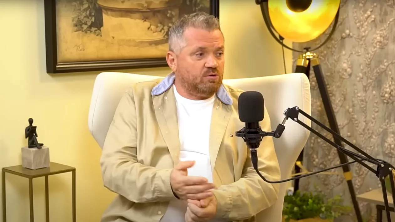 De ce nu mai citesc românii? Cătălin Oprișan: Nouă ne e frică de educație / Poți să și adormi citind, dar poți să te și trezești citind