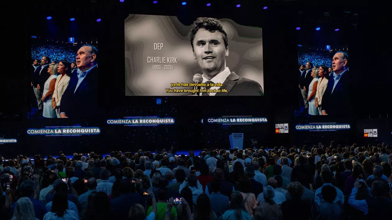 Liderii administraţiei americane, la ceremonia de omagiere a lui Charlie Kirk. Donald Trump și JD Vance la evenimentul din Arizona