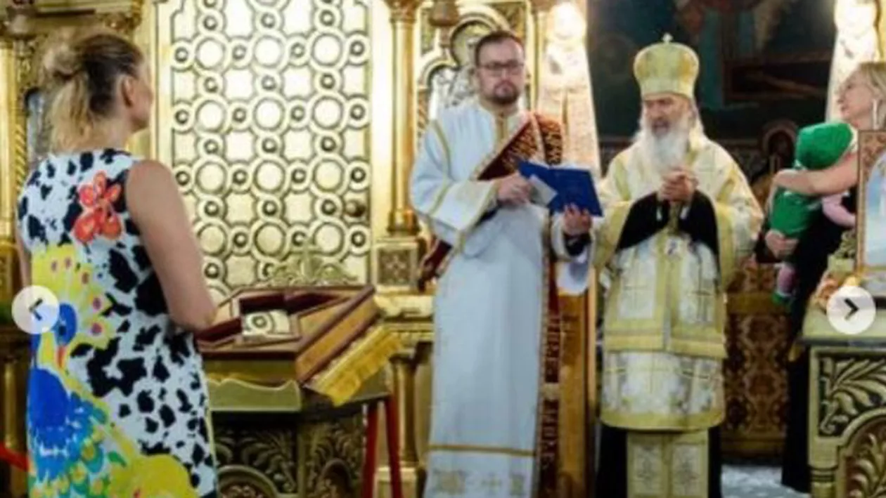 Cristina Cioran și-a botezat băiețelul. Alex Dobrescu, tatăl copilului, a lipsit de la slujba oficiată de ÎPS Teodosie (FOTO)