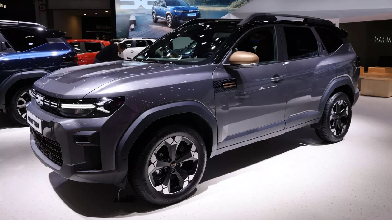 Evoluție semnificativă pe piața auto. Românii dau năvală pe mașini electrificate, dar evită încă modelele 100% electrice