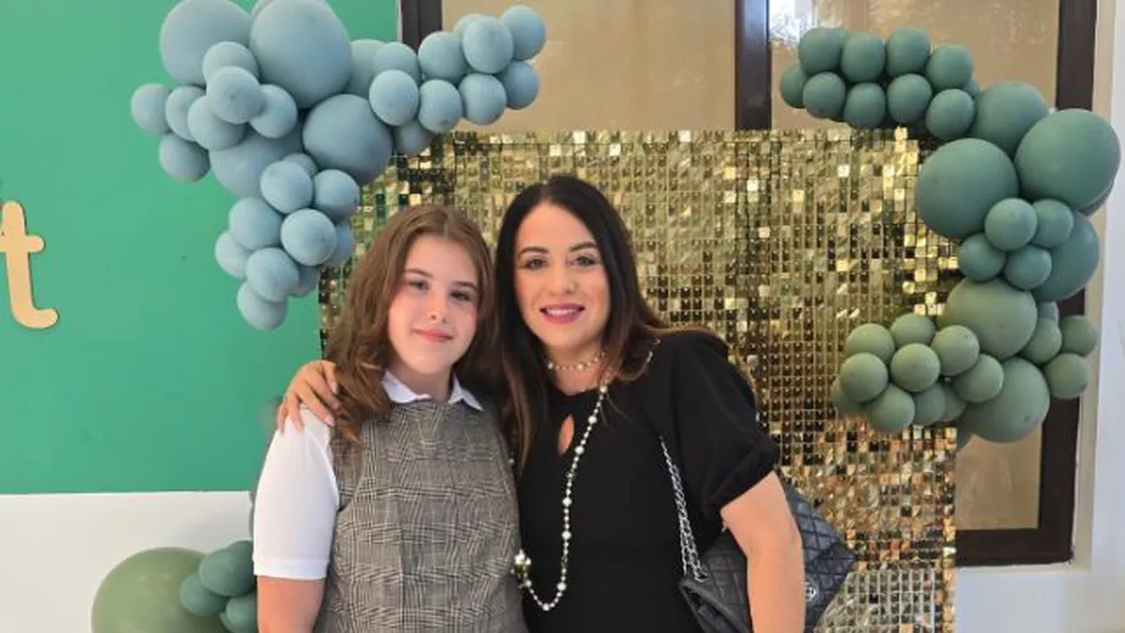 Oana Roman, singură cu Isa la deschiderea noului an școlar. Marius Elisei iar a lipsit: „Viața nu e corectă” (FOTO)