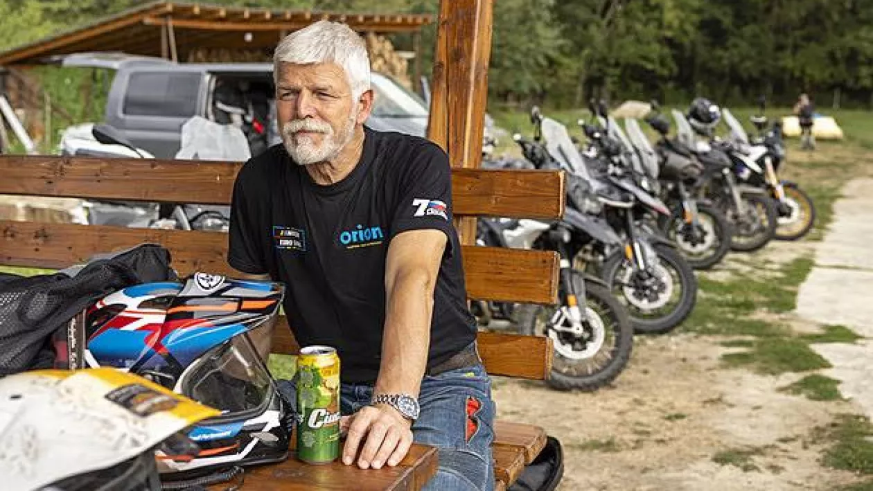 Aventura președintelui Cehiei în România. Petr Pavel a făcut turul țării noastre pe motocicletă
