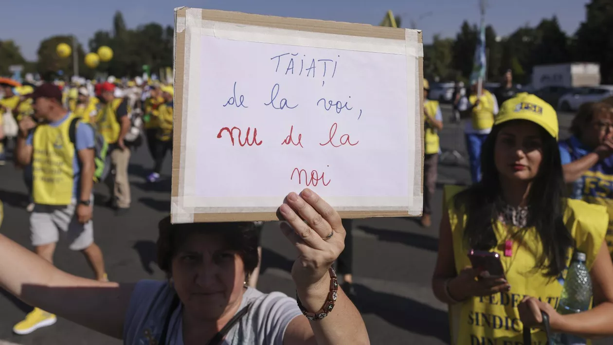 Newsweek: Haos în școală: Profesorii câștigă 4.500 lei/lună. Liderii sindicali au venituri de 35.000 lei