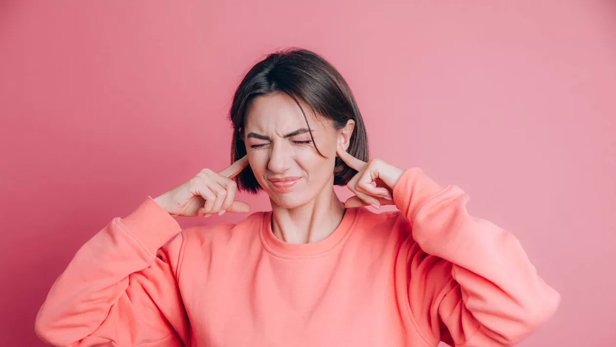 Un aliment banal te poate scăpa de țiuitul din urechi. Ce spun cercetătorii