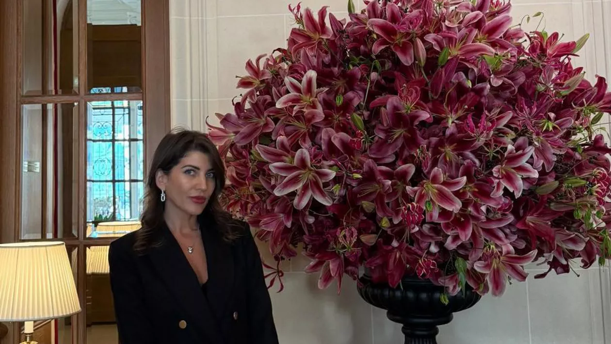 Cine este românca premiată la Paris Fashion Week 2025. Află povestea din spatele colecției „The Artist”