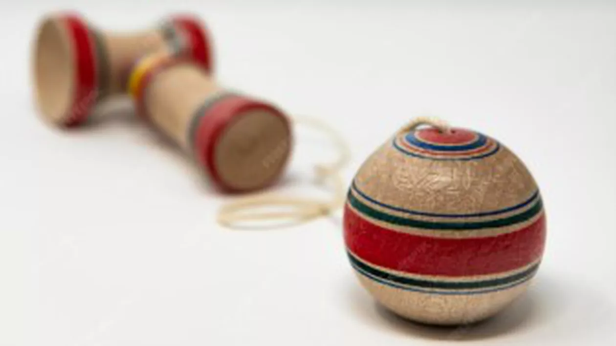 Kendama revine spectaculos în atenția copiilor, dar stârnește controverse în școli. Profesorii vor să o interzică în timpul orelor