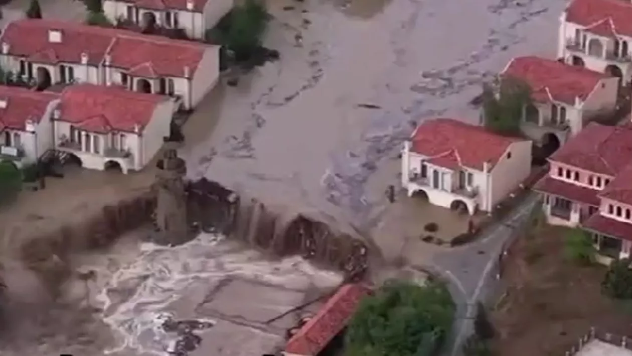 Stațiunea Elenite, măturată de ape. Inundații catastrofale pe litoralul bulgăresc, bilanț tragic (VIDEO)