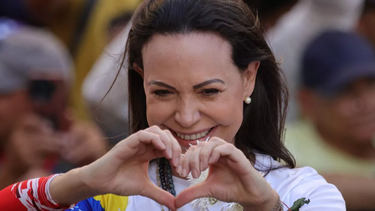 Laureata Premiului Nobel pentru Pace riscă să fie considerată „fugară” dacă părăsește Venezuela pentru a-și primi distincția. Ce acuzații i se aduc Maríei Corina Machado