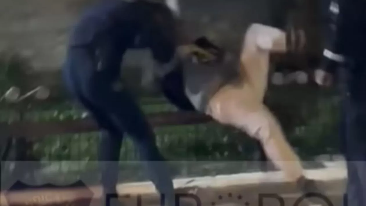 Polițistă păruită în timpul unei intervenții. Femeia tocmai salvase viața unui om. Șefii ei, acuzați că au mușamalizat cazul de ultraj (VIDEO)