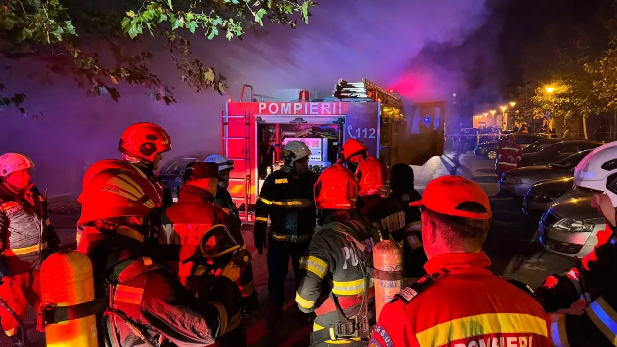 Incendiu puternic în Domnești. Pompierii au intervenit de urgență pentru a stinge flăcările