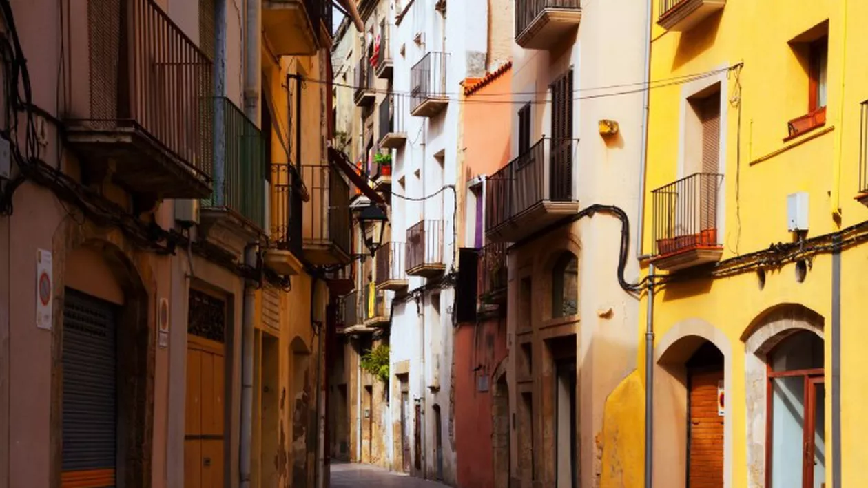 Un român stabilit în Spania îi avertizează pe cei care vor să plece din țară: „Dacă vreți să veniți aici pentru bani mulți, nu veniți!”