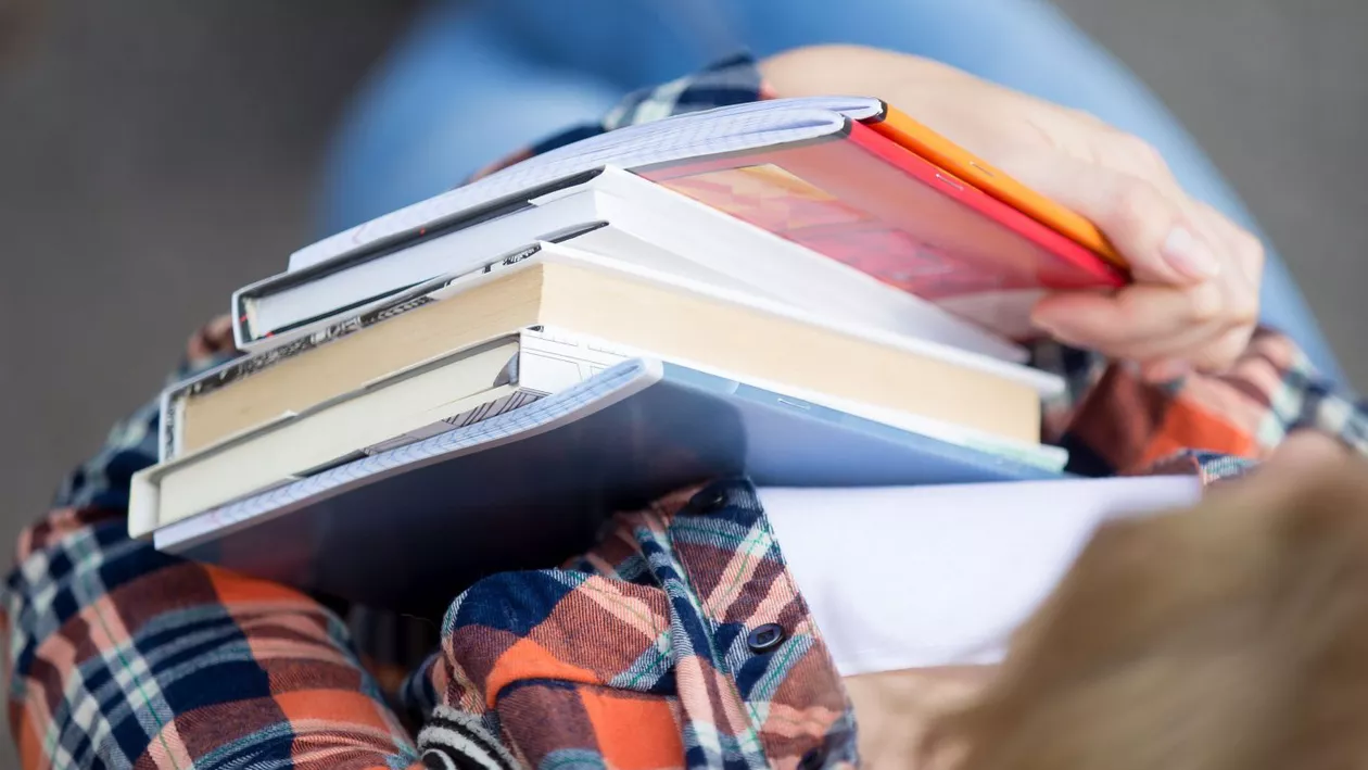 România, ultimul loc în UE la studii postliceale. „Copiii văd în jurul lor oameni care trăiesc bine fără prea multe studii”