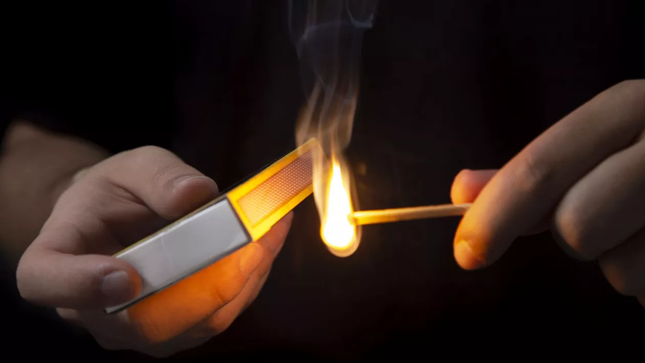 Un bărbat din Dâmbovița și-a incendiat fosta iubită, supărat că femeia l-a părăsit