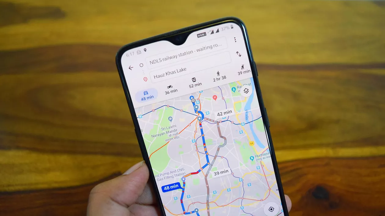 Google Maps lansează o inovație majoră pentru navigația auto. Cum devine noua funcție AI Google Maps un adevărat copilot virtual pentru șoferi