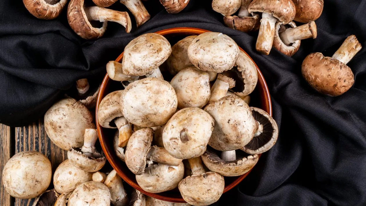 Rețeta de ștrudel cu ciuperci, gata în doar câteva minute. Află de ce ingrediente ai nevoie și cum se prepară