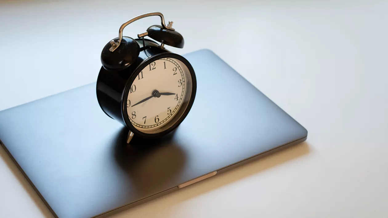 Echilibrul Digital între Detoxifiere Necesară și Divertisment de Calitate