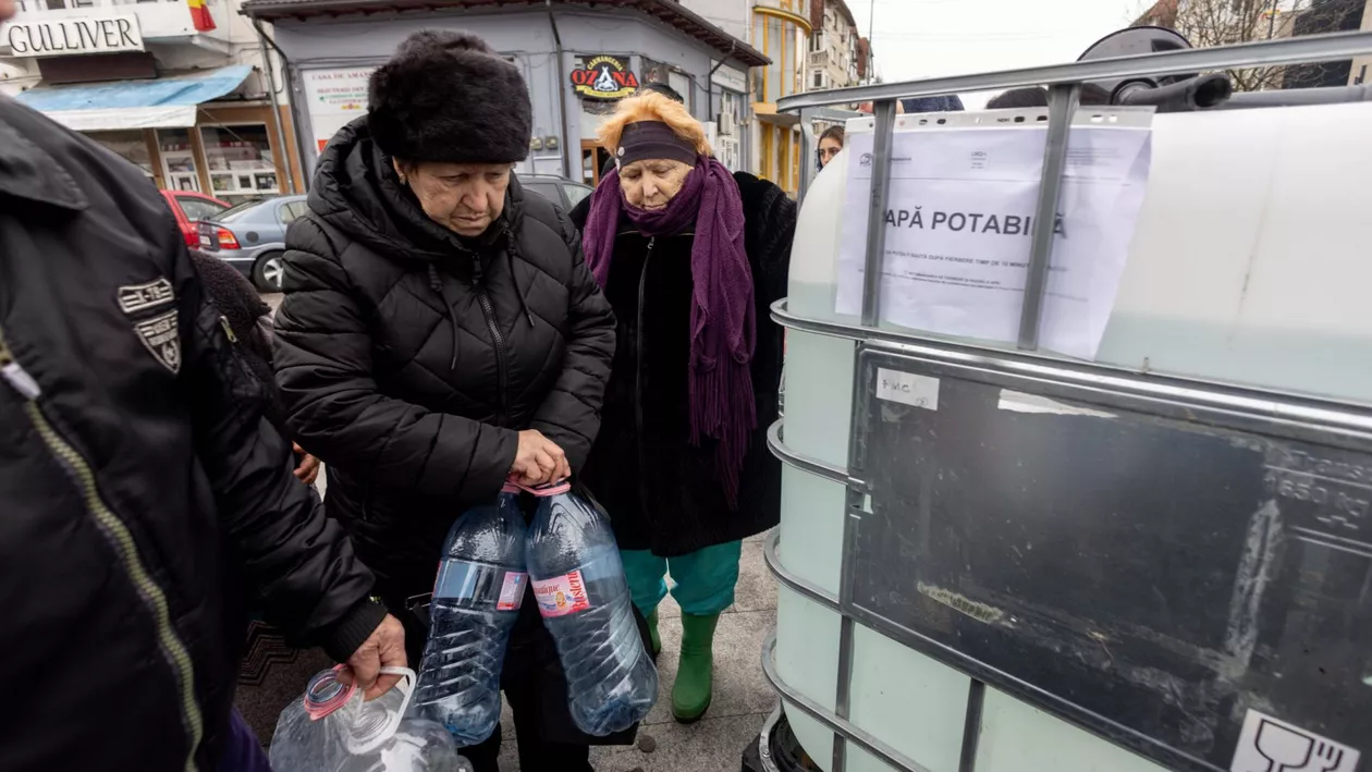 Localnicii din Prahova, revoltați. A venit apa, dar nu e bună nici măcar la spălat, iar facturile vin ca și cum ar fi potabilă. Ce avertisment a emis DSP
