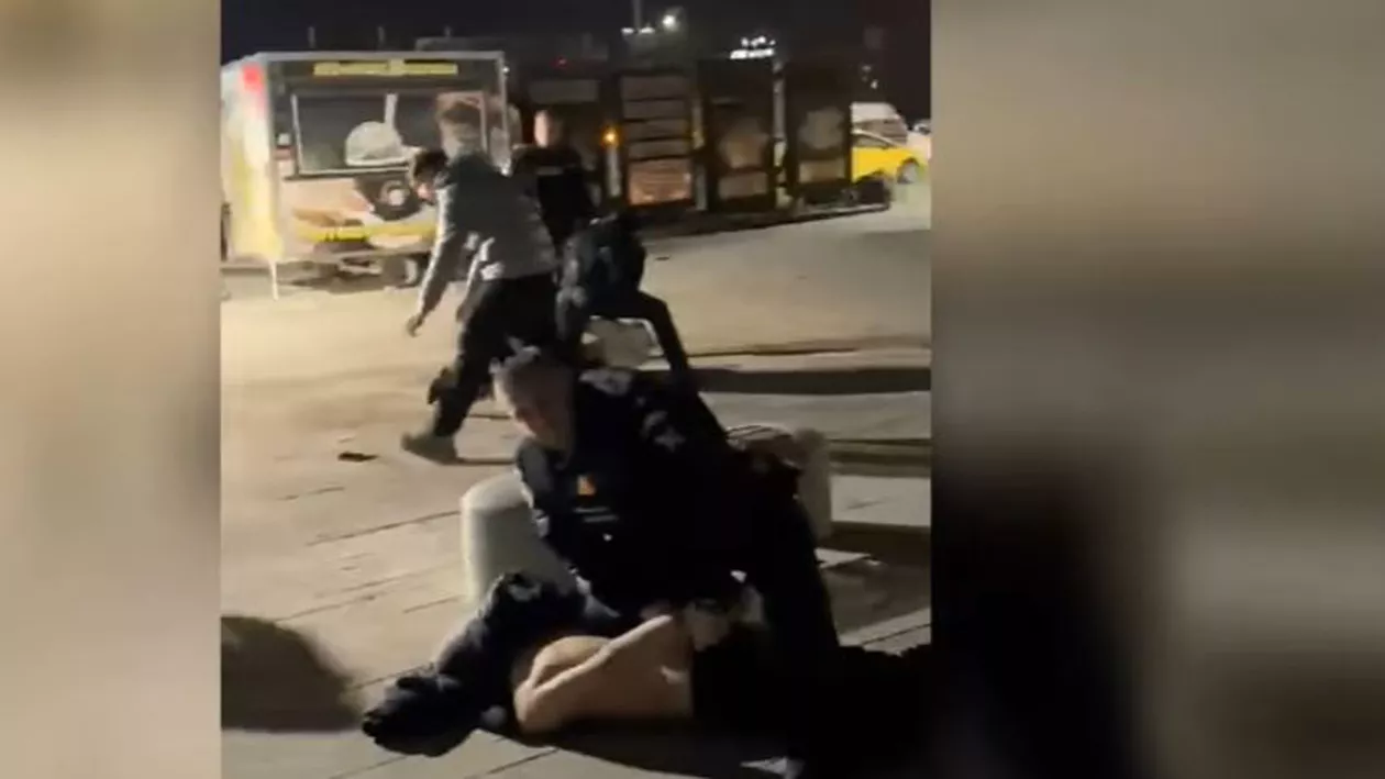 Scandal în Mamaia. Șase tineri s-au luat la bătaie. A fost nevoie de intervenția jandarmilor (VIDEO)