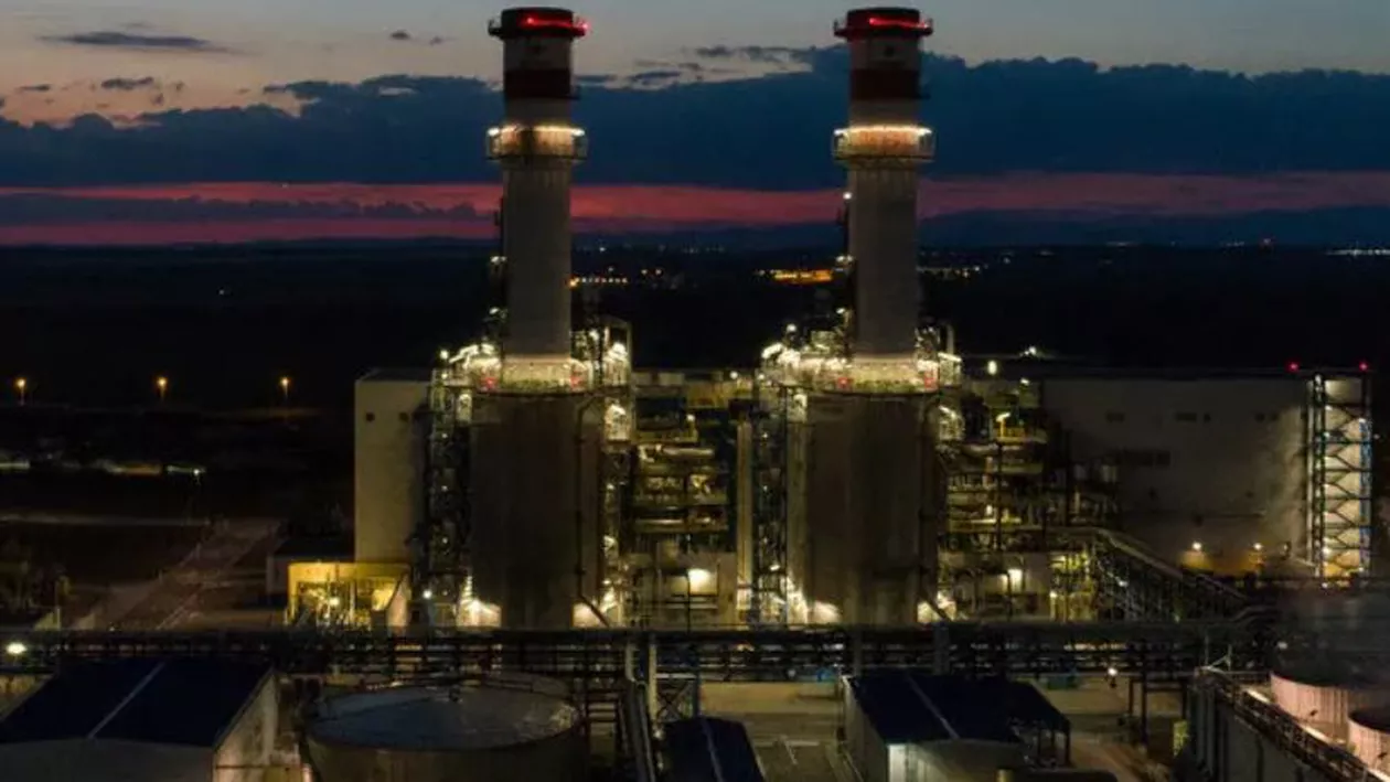 A fost oprită centrala electrică Petrom de la Brazi, care asigură 10% din energia României. Care e motivul / UPDATE: Rafinăria Petrobrazi, conectată la sistemul propriu de alimentare cu apă al Apa Nova Ploiești