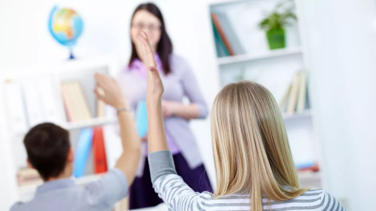 Primă de carieră didactică pentru personalul din Educație. Cine are dreptul să primească banii și cum pot fi utilizați