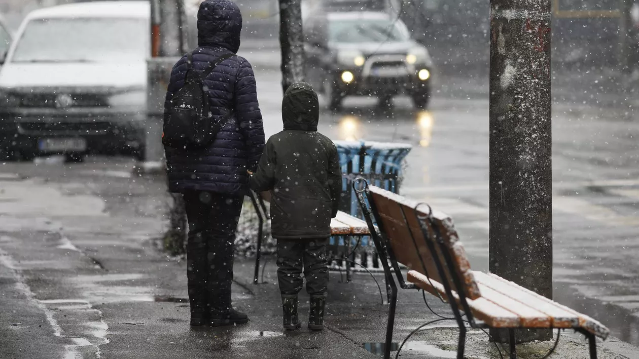 Populația României a coborât la 19,043 milioane de locuitori. Tinerii sunt tot mai puțini, vârstnicii tot mai mulți