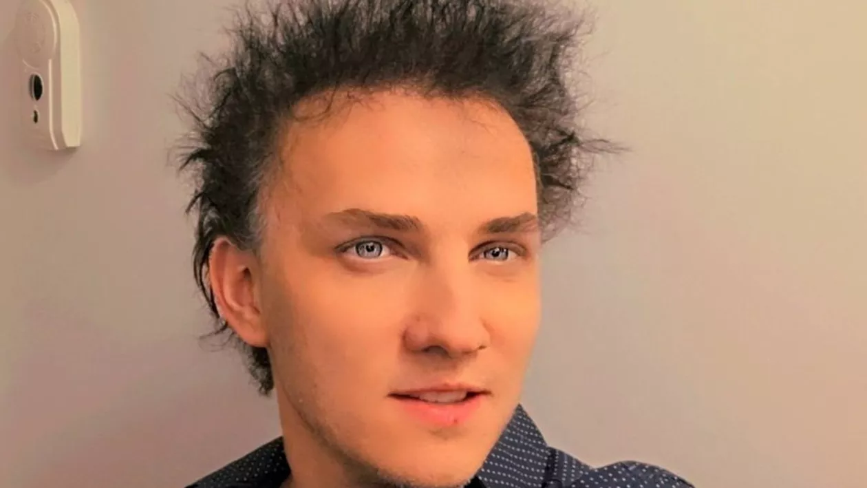 Mihai Trăistariu a surprins din nou după ce s-a tuns singur. Artistul a cerut părerea fanilor: „Zici că-s maică-mea” (FOTO)