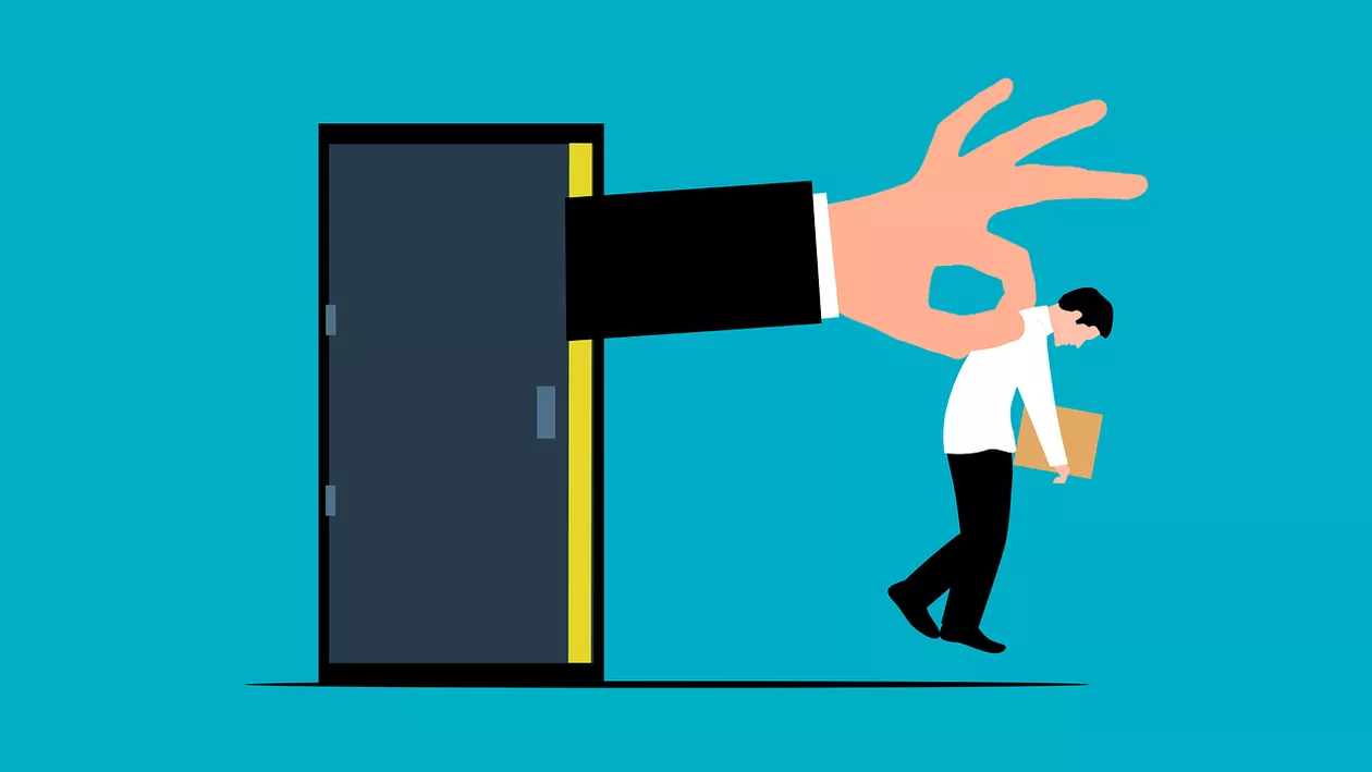 „Se anunță concedieri masive”. Românii care riscă să rămână fără locuri de muncă