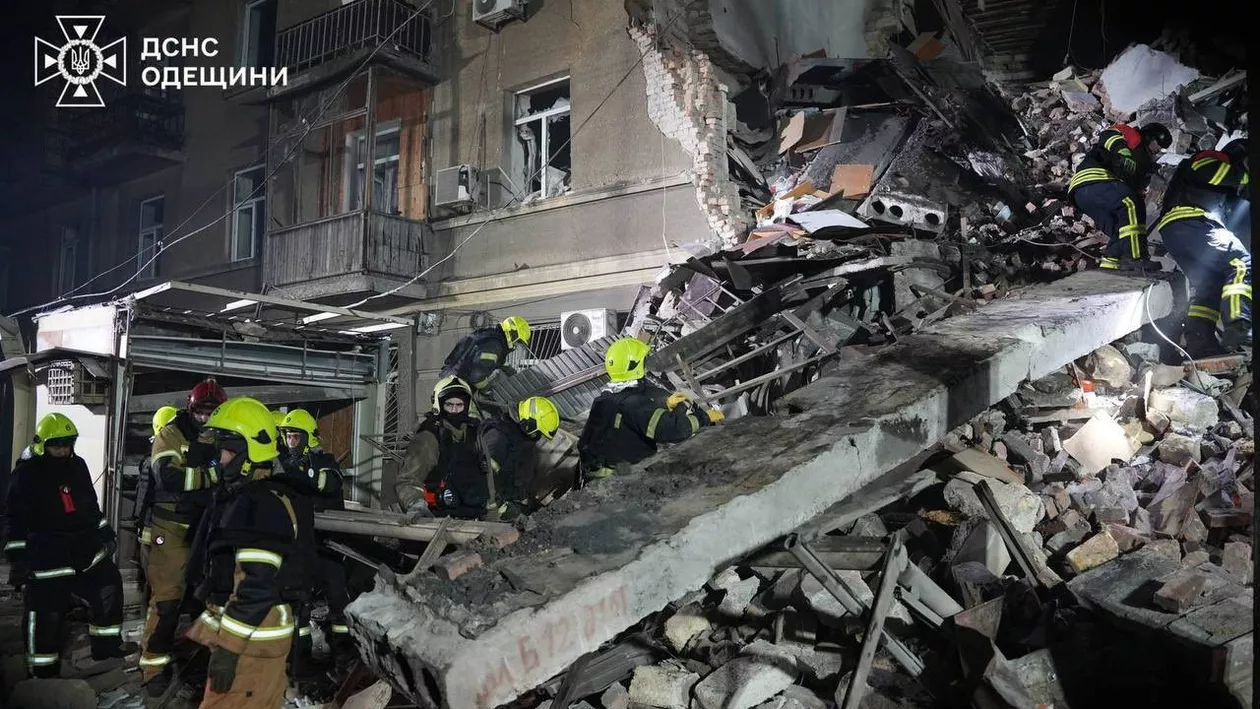 Război în Ucraina. Cinci persoane omorâte într-un atac cu drone asupra unui tren. Alți trei civili au fost uciși la Odesa