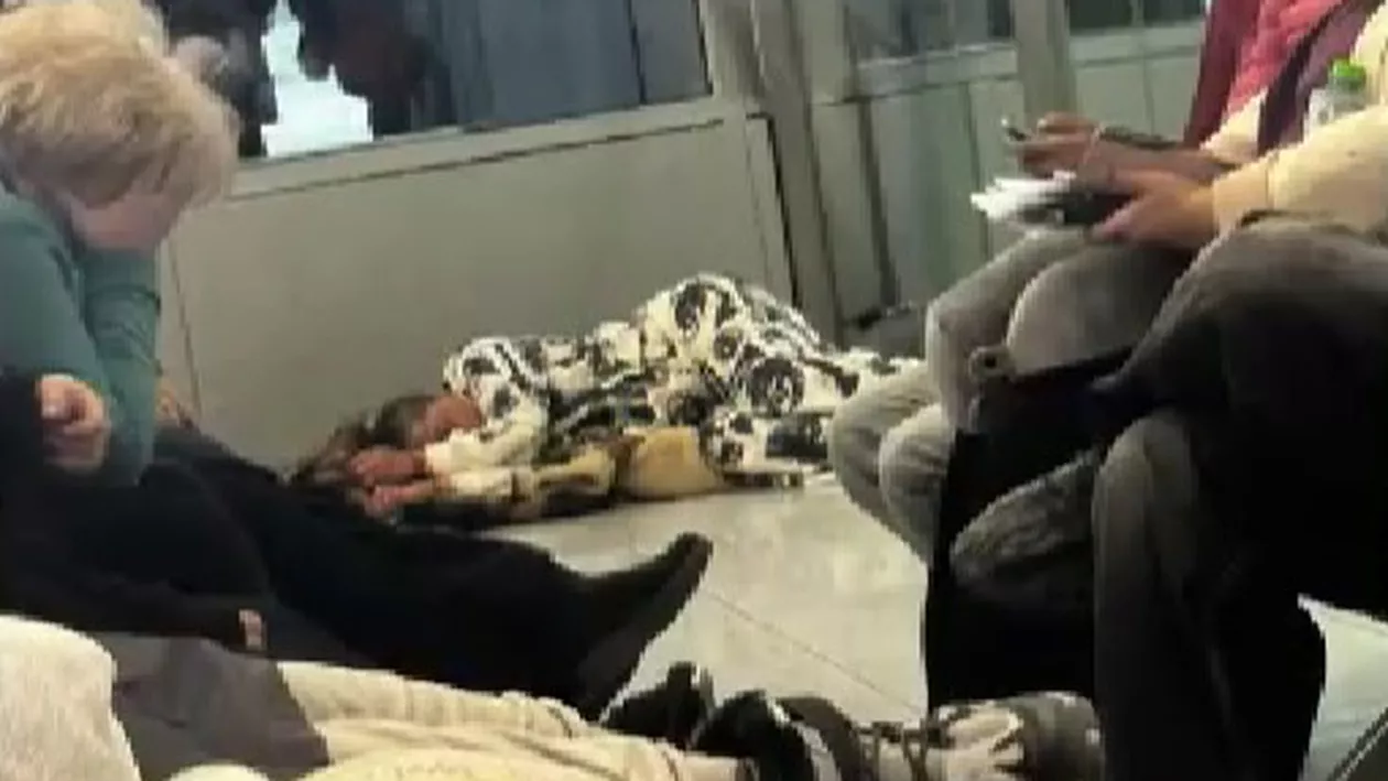 Zboruri blocate pe Otopeni. Noapte de coșmar pentru 170 de turiști care plecau în Egipt