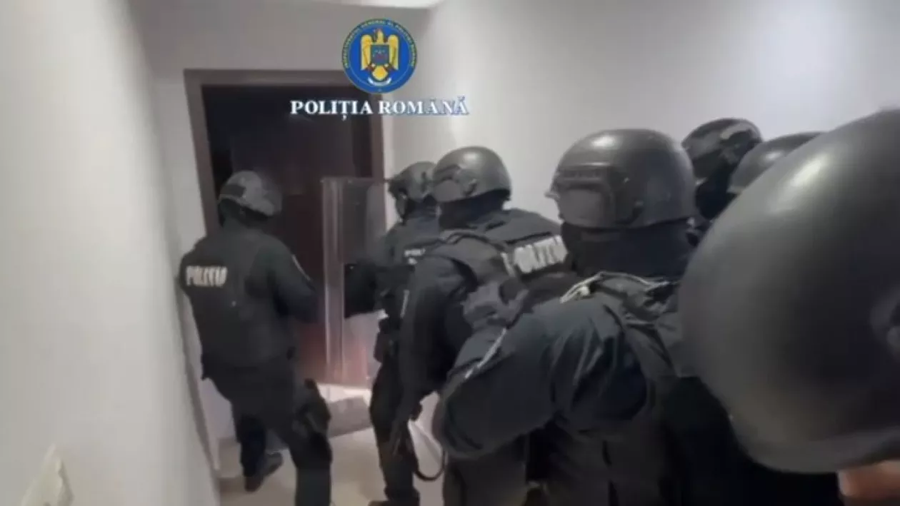 Operațiune de salvare ca-n filme într-un caz de violență domestică. Polițiștii SAS au eliberat o femeie și un copil de un an din locuința fostului partener