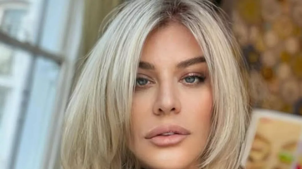 Loredana Groza, criticată pentru că a plecat în vacanță la două săptămâni după ce tatăl ei a murit: „Ce cauți în mizeria aia?” (VIDEO, FOTO)