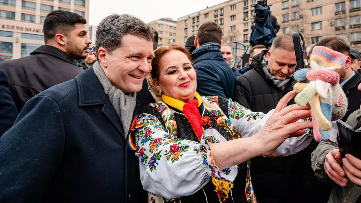 Politica trebuie făcută în mijlocul cetăţenilor. Nicușor Dan a explicat de ce a mers la Focșani și la Iași pe 24 ianuarie. Atac subtil la Ilie Bolojan