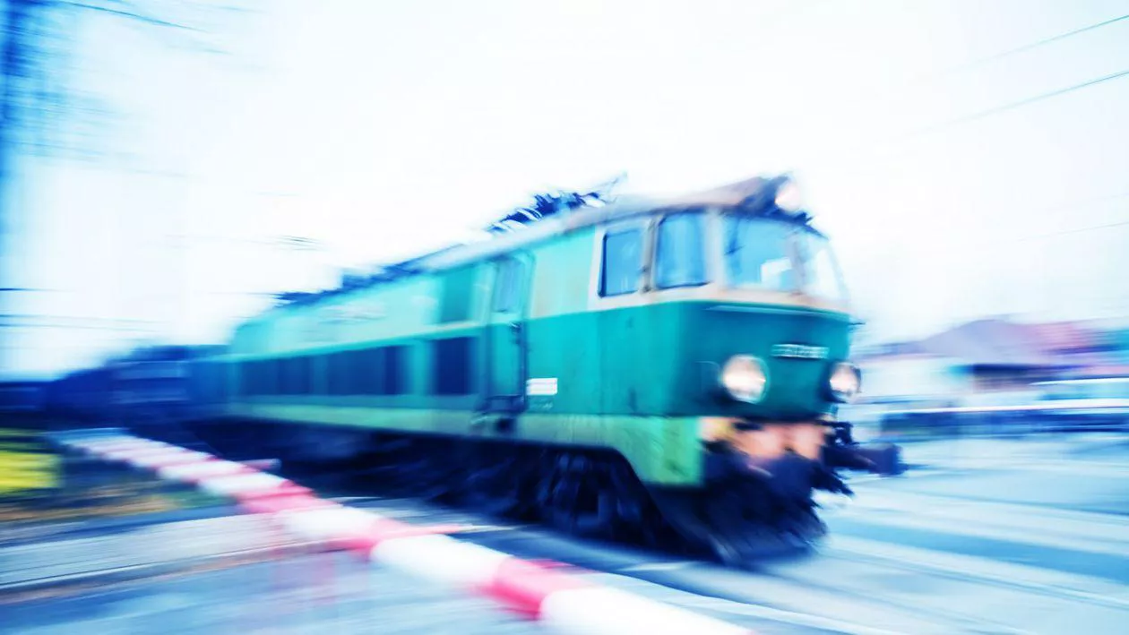 Un bărbat și-a pierdut viața în gara Videle! Trenul l-a lovit în plin în timp ce traversa șinele