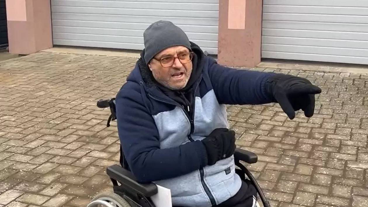 Protest într-un oraș, după majorarea taxelor. Localnicii l-au luat la rost pe primar: „Gata cu șmecheria!” (VIDEO)