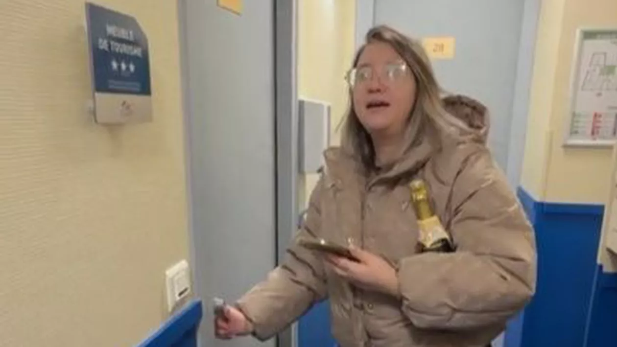 O vacanță la Paris a luat o turnură neașteptată. Surpriza uriașă trăită de o româncă la cazare: „Nu mi-au spus că o să intru în Harry Potter” (VIDEO)