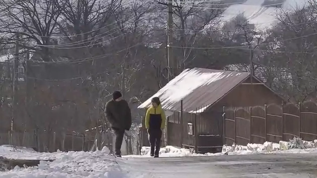 România îmbătrânește văzând cu ochii. Tinerii pleacă, iar satele rămân pustii: „Acum arunci cu praștia după un copil, ca să-l vezi”