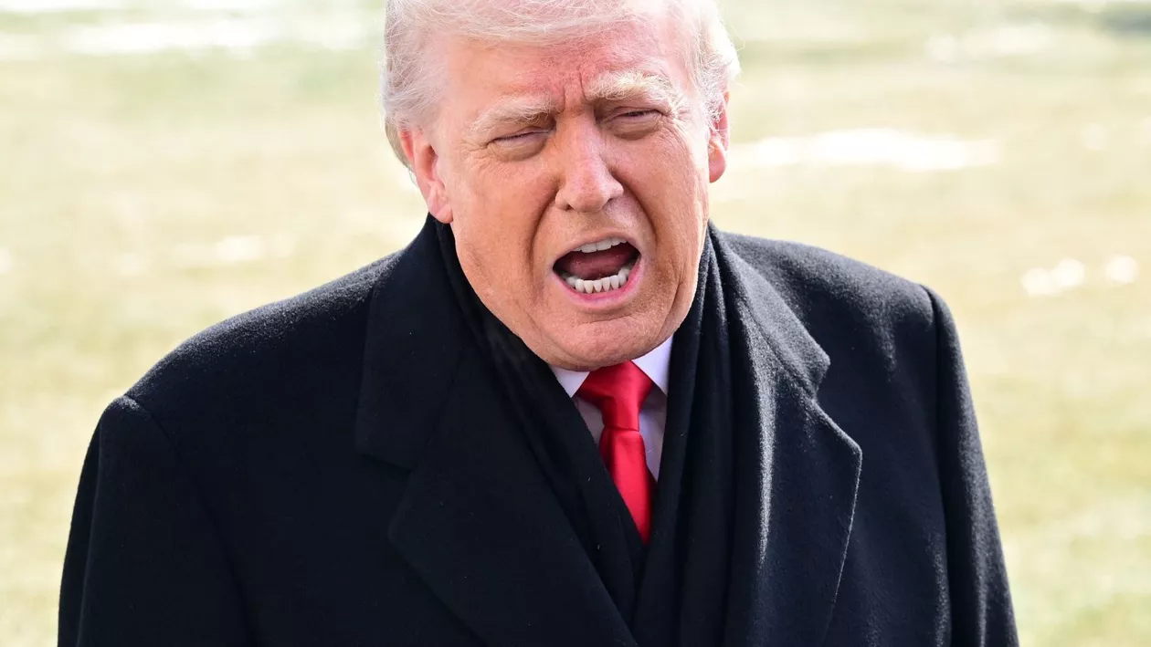 Trump, criză de nervi după ce gazda premiilor Grammy a făcut o glumă pe seama lui: „Un ratat total, un prezentator sărac, patetic, fără talent și drogat!” (VIDEO)