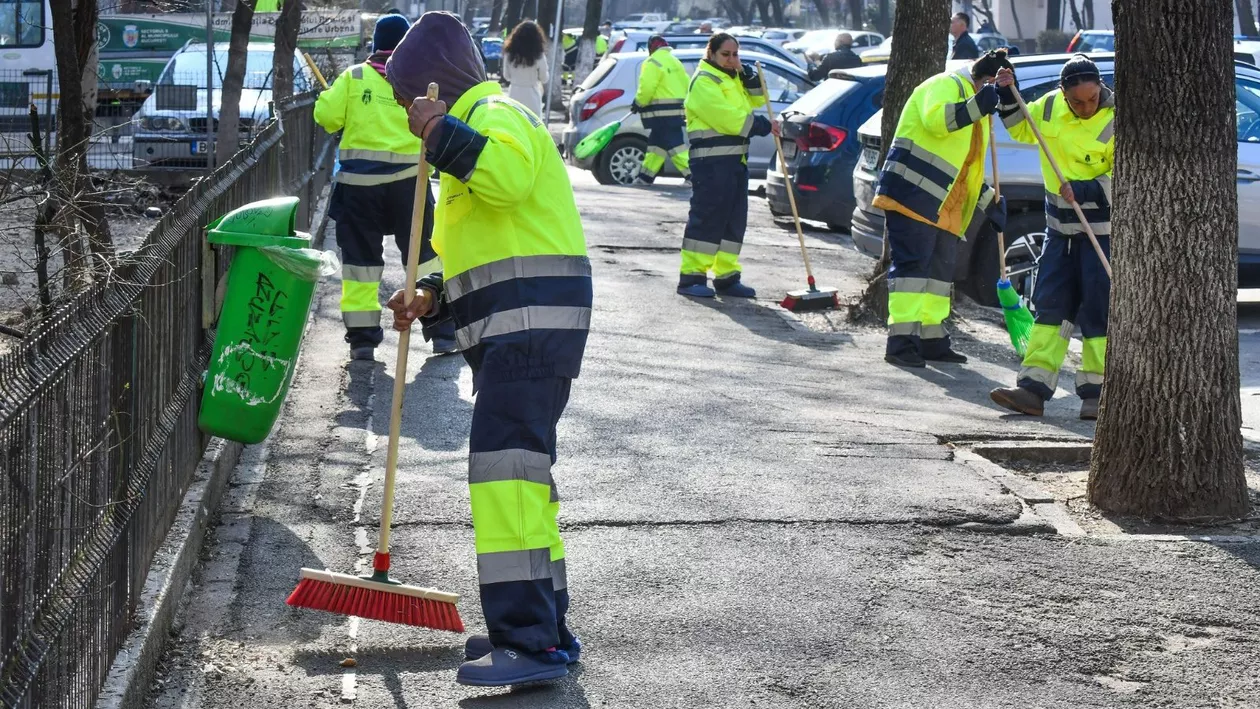 Start curățenie de primăvară, în Sectorul 6. Durează două luni. Iată programul! (GALERIE FOTO)